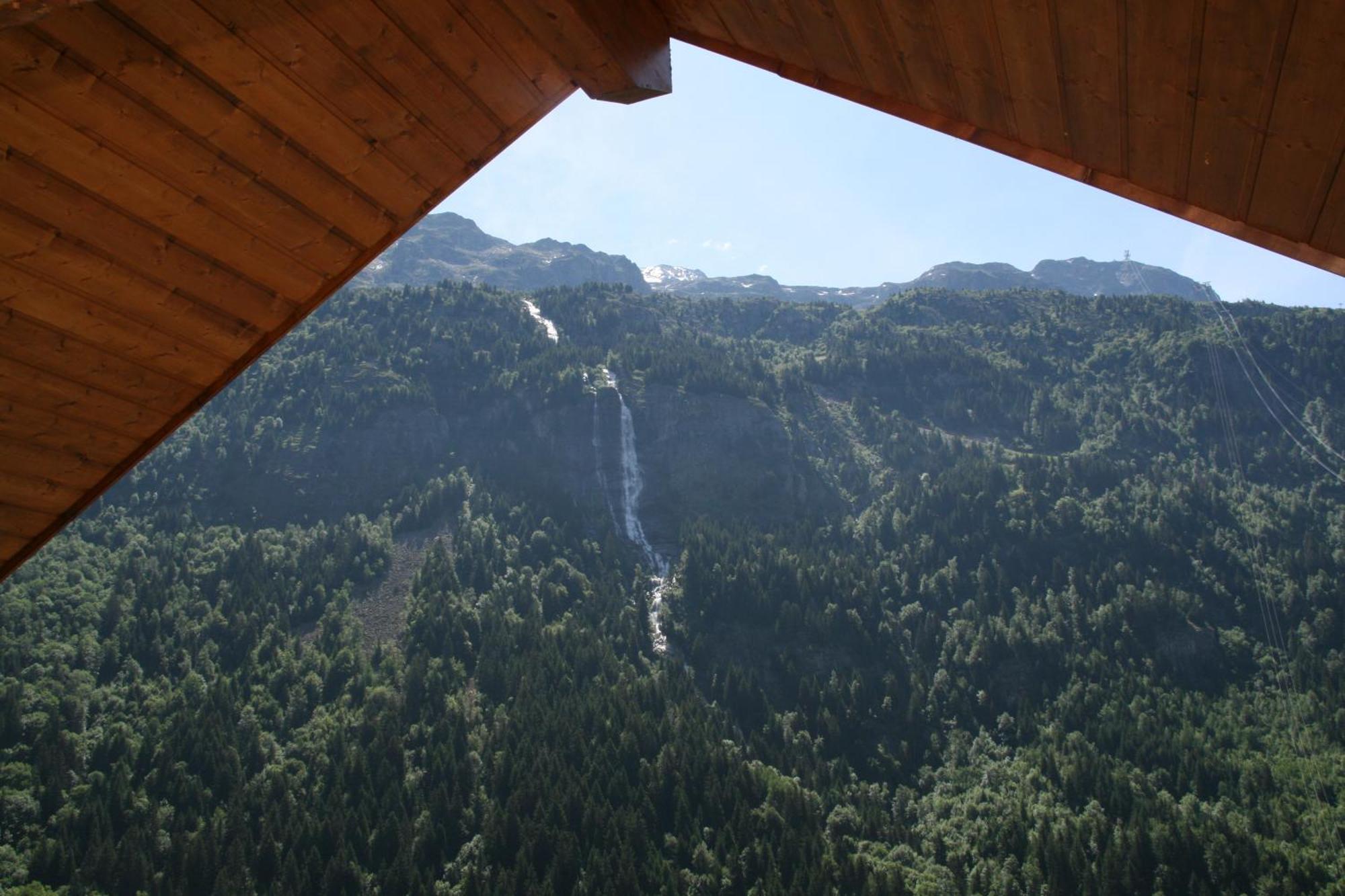 Les Balcons De Vaujany Apartment Exterior photo